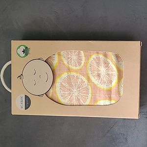 Milkbarn organic swaddle lemona